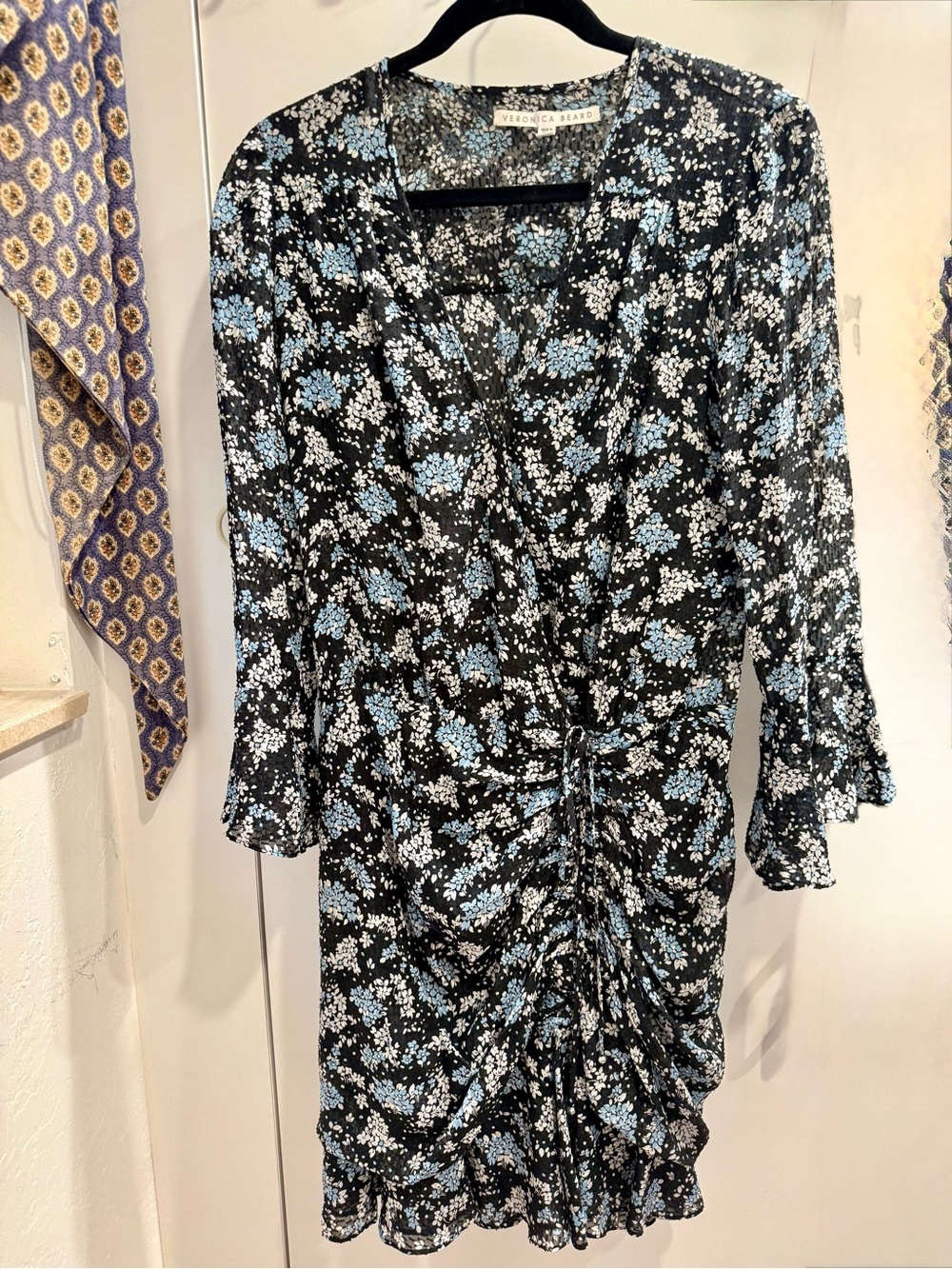 Stunning Veronica Beard Silk Floral Midi Wrap Dress in Delft Blur and Black